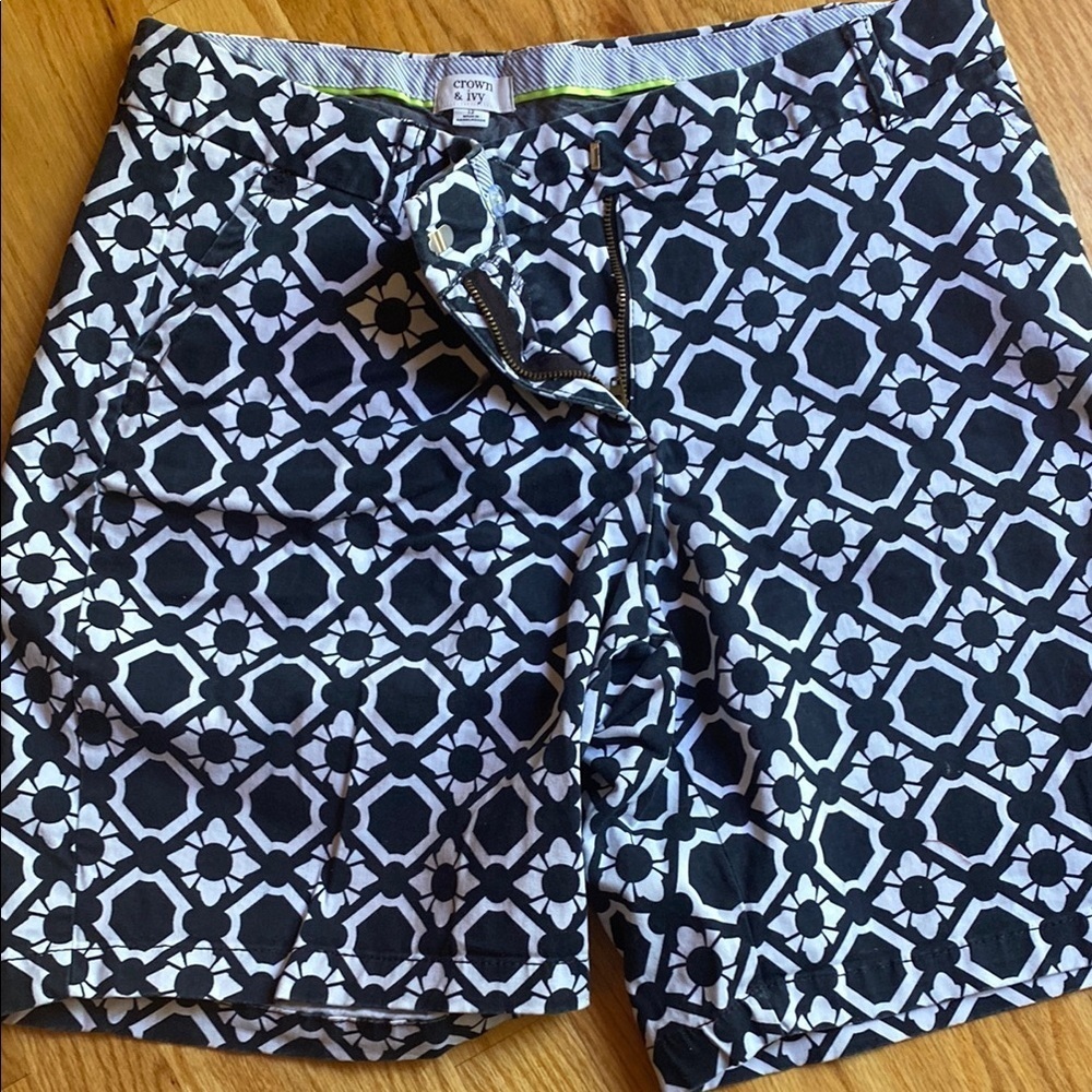 Crown & ivy black and White Geometric Patterned Shorts